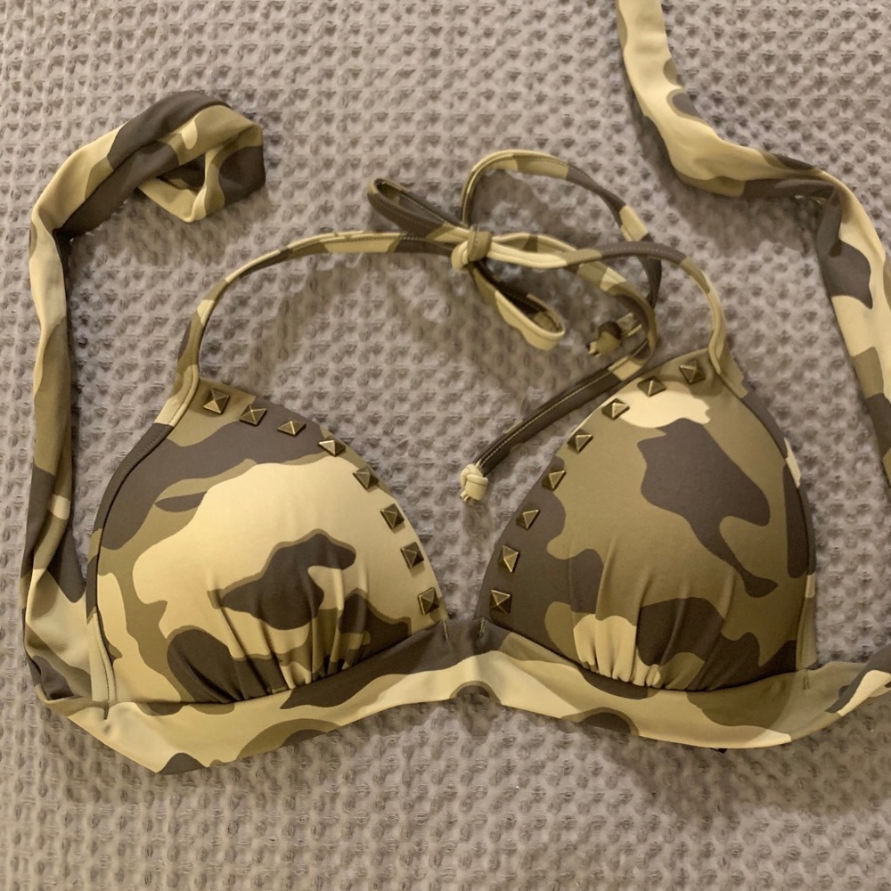 Camo bikini top